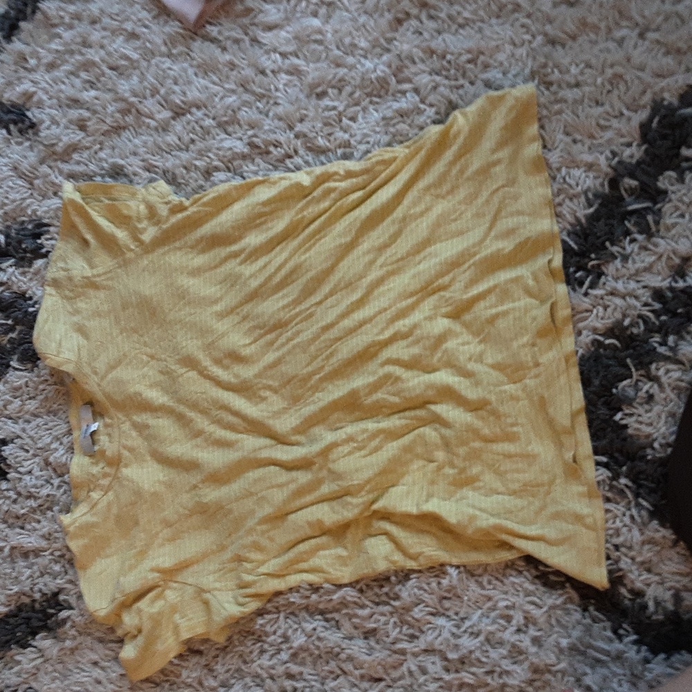 VINCE Yellow and white striped tshirt